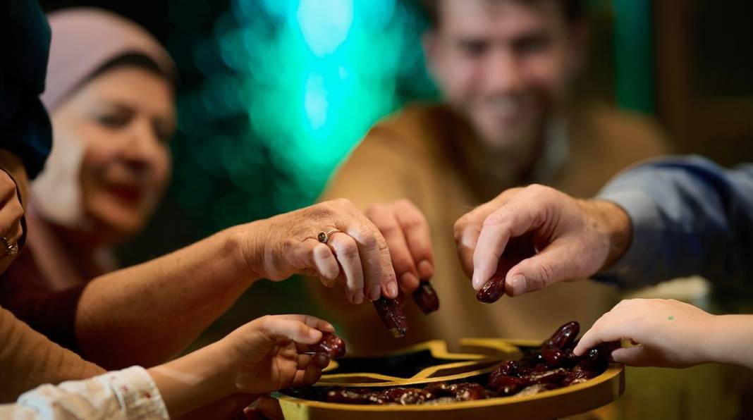 Niyet etmeden oruç tutulur mu? Sahura kalkmazsak ne olur? Oruca nasıl niyet edilir? 1